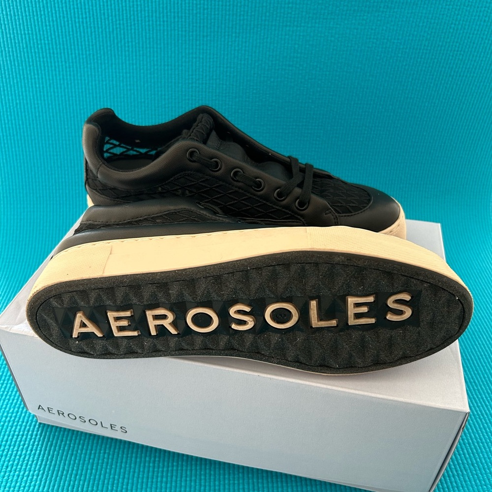 BUY NOW!! BRAND NEW AEROSOLES Black Quilted MESH Sneakers with Tan Sole